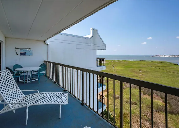 Holiday home Bay Princess-spacious With Beautiful Bay Views From 24'wide Covered Balcony!